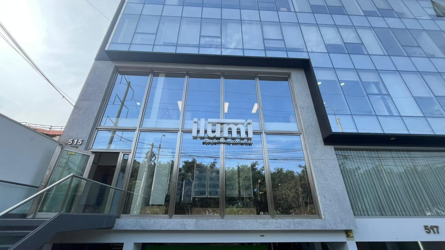 Fachada del showroom Ilumi en 